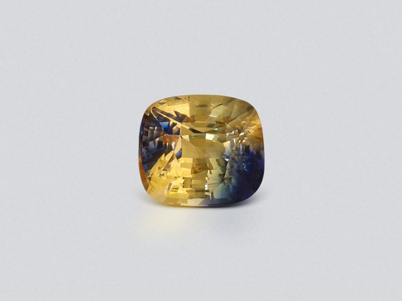 Unheated bi-color yellow-blue cushion cut sapphire 6.62 carats, Sri Lanka 